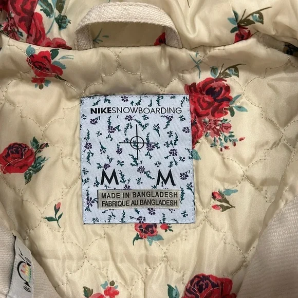 Nike Snowboarding Jacket - Picture 7 of 11